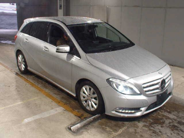 8059 MERCEDES BENZ B CLASS 246242 2013 г. (JU Fukuoka)